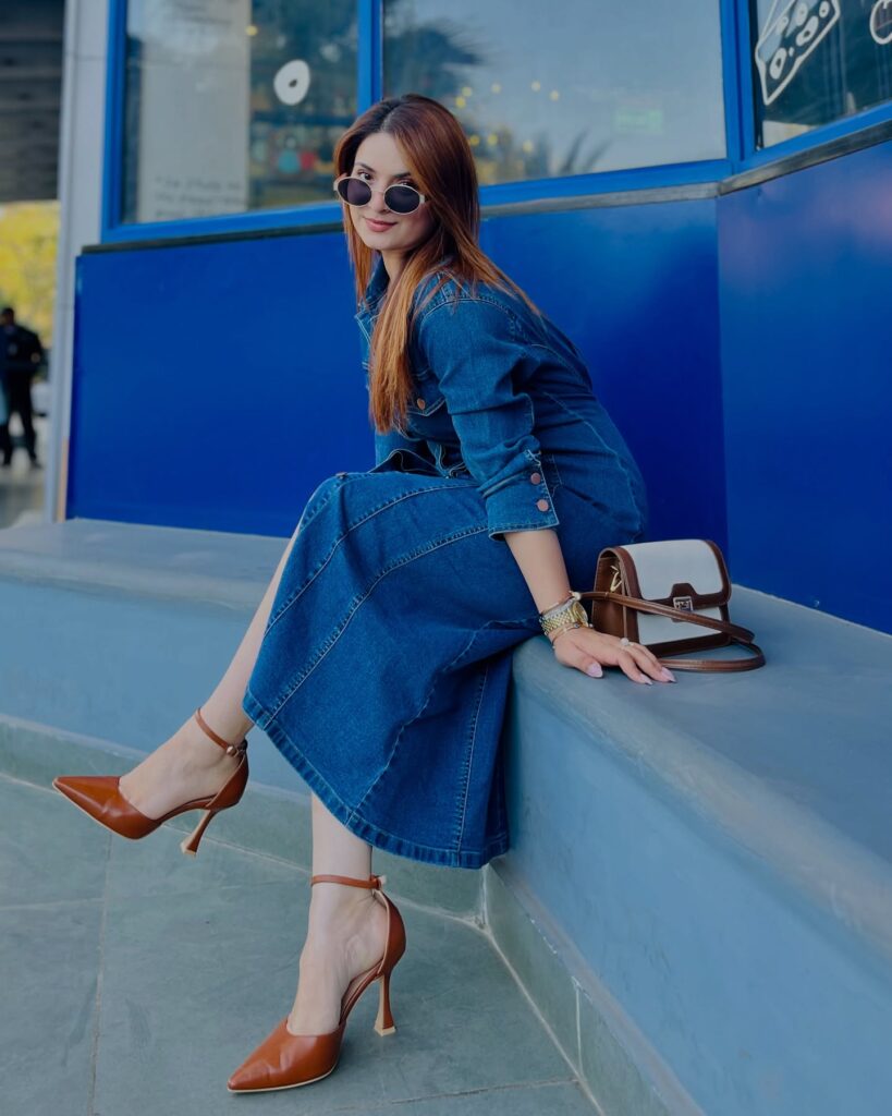 petite jeans outfit ideas